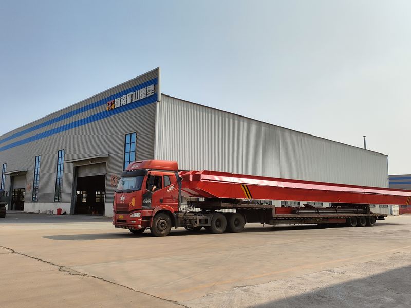 4臺(tái)電動(dòng)單梁起重機(jī)，LD10t-26.53m，發(fā)往浙江交付客戶使用。