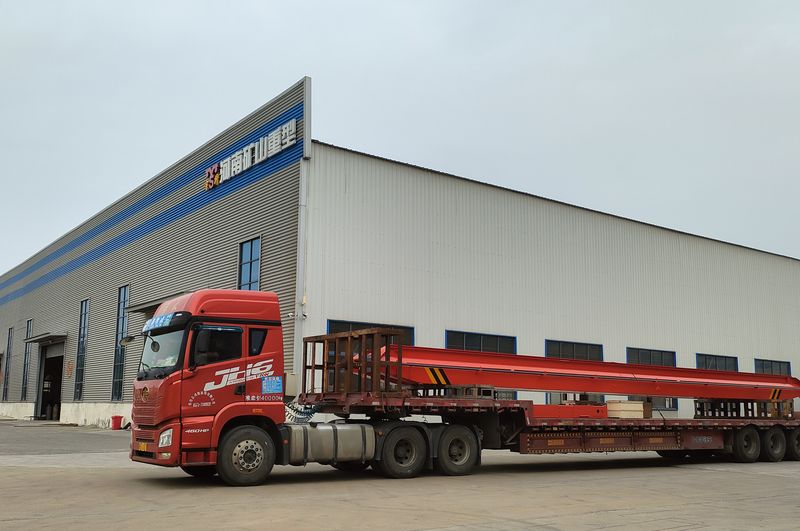 電動(dòng)單梁起重機(jī)3臺(tái) LD5t—16.8m LD3t—16.5m /2臺(tái) 制作完成，發(fā)往江西南昌交付客戶使用。