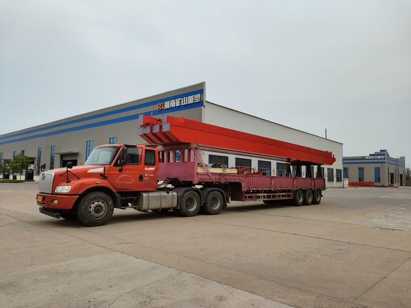 電動(dòng)葫蘆橋式起重機(jī) 3臺(tái) LH5t-17m 制作完成，發(fā)往河南漯河交付客戶使用。